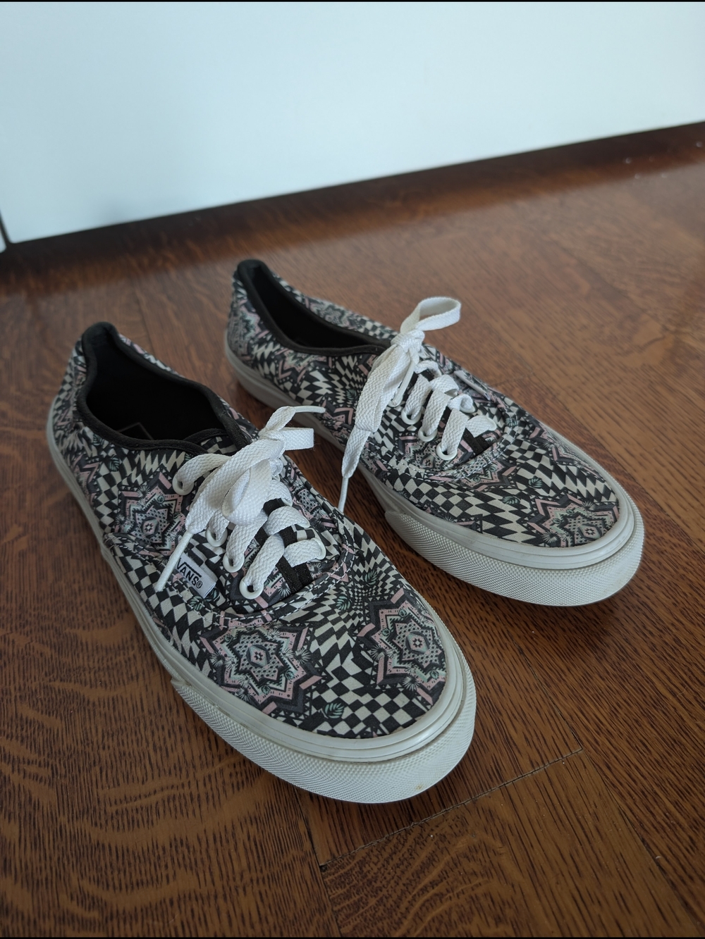 Vans Slim Fit Canvas Sneakers - Aztec Checker Print Women's 7.5 Low Top